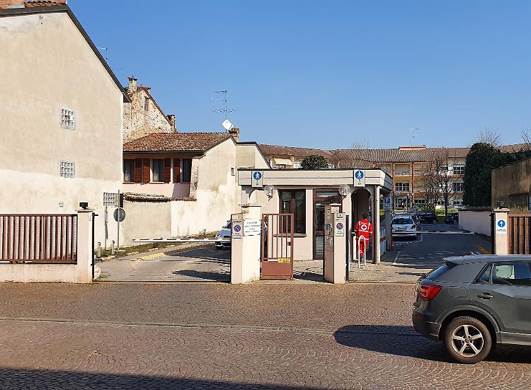 Per l'82enne morta al Busi, il pm chiama 12 testimoni