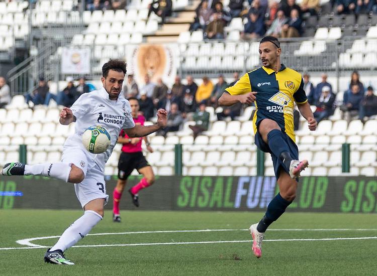 Pergo, solo festa a metà: a Vercelli punto stretto (1-1)