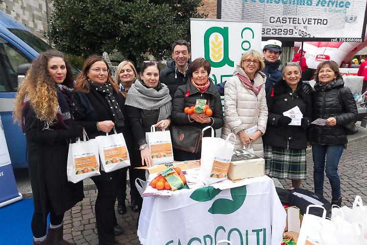 Confagricoltura Donna, clementine in piazza Roma contro la violenza di genere