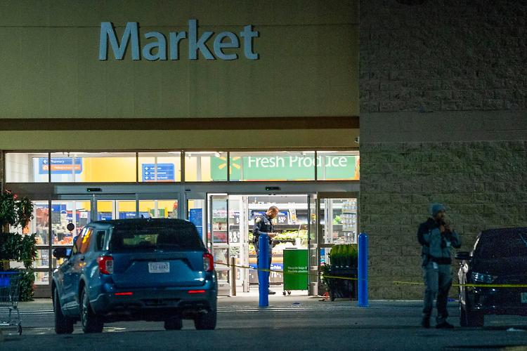 Usa: sei morti in  una sparatoria in un supermercato in  Virginia
