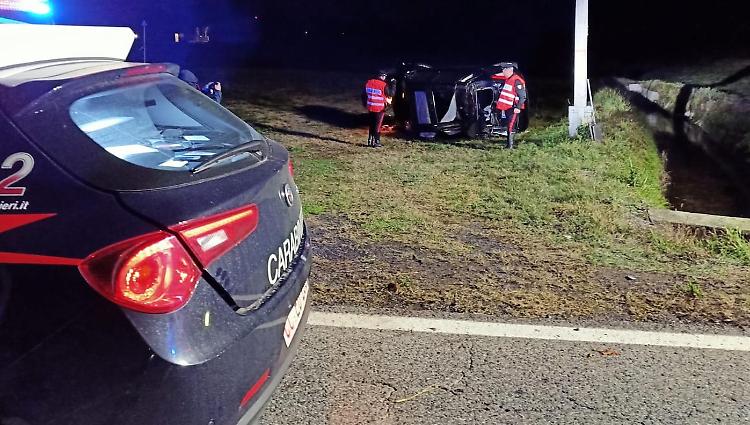 Tremendo fuori strada nella notte, muore un 41enne del paese