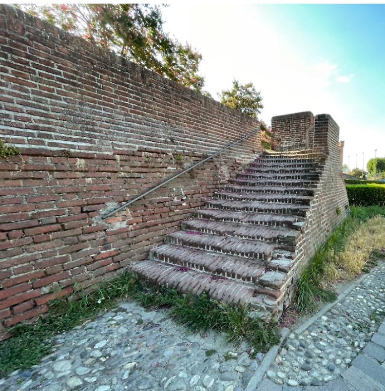 Strada e scalinata  per la Rocca: intervento da 300 mila euro