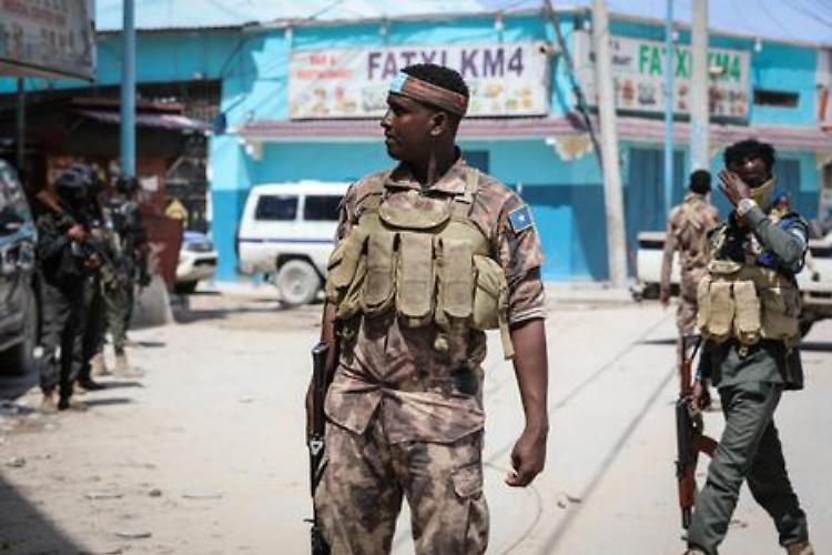 Mogadiscio, quattro morti nell'attacco a un hotel