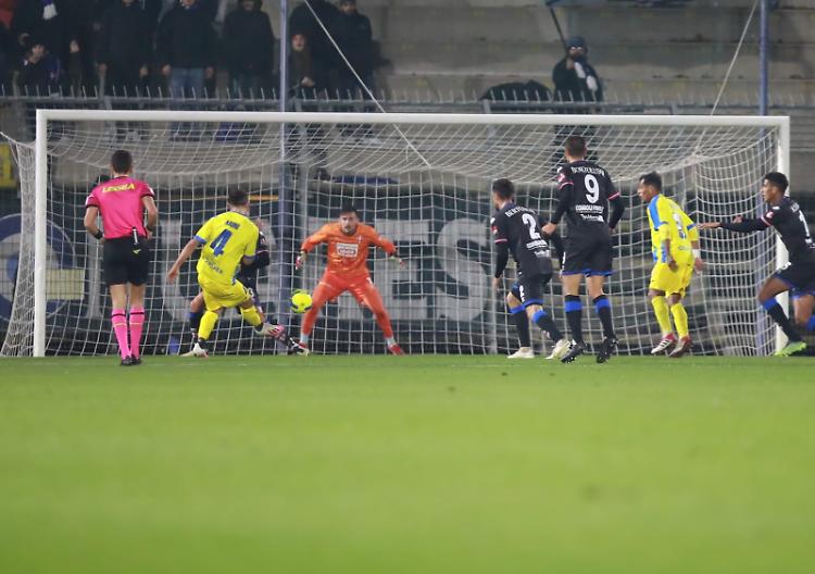 È un Pergo da applausi: in dieci batte il Novara (1-0)