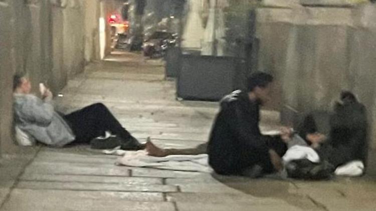 Degrado e sporcizia in centro città, continua la polemica 