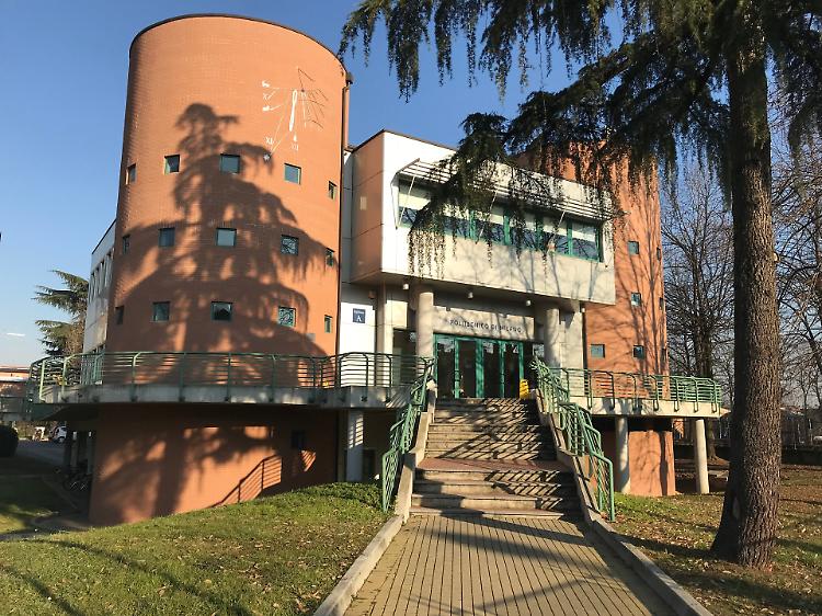 'Intelligenza artificiale, istruzioni per l'uso', seminario al Campus del Politecnico