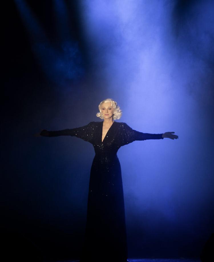 Drusilla Foer in "Eleganzissima"
