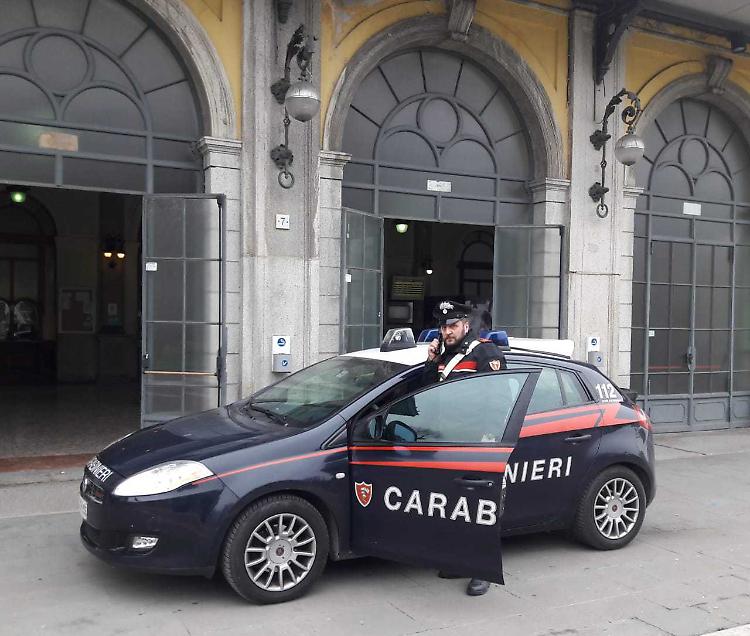 Altro raid notturno su un treno: stazione  nel mirino dei vandali