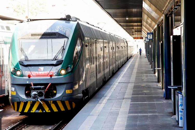 Treno deraglia vicino a una stazione nel Bresciano