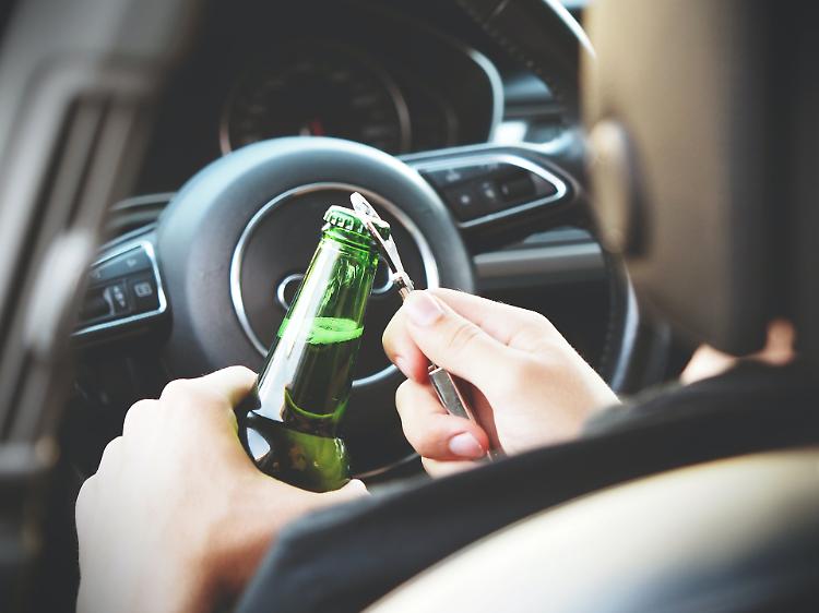 Al volante ubriaco, multa salata