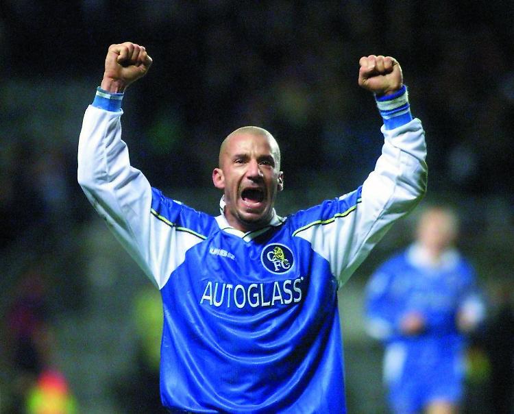 Vialli, celebrati i funerali privati: a Londra Mancini e Mauro