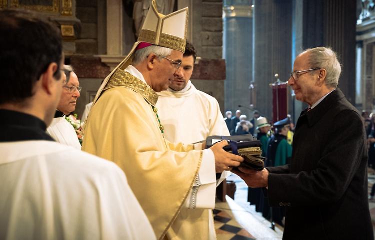 Sant'Omobono, le stoffe simbolo di generosità