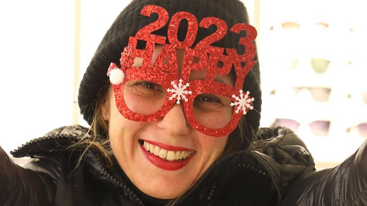 Capodanno a tavola: col caro prezzi, il cenone è a casa o da amici