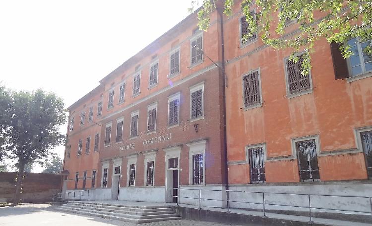 Cadono calcinacci, chiuse le scuole medie