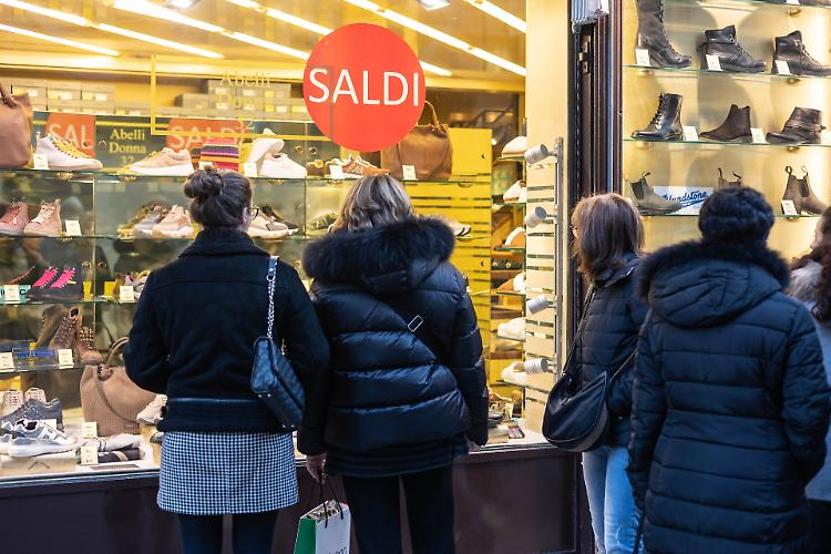 Saldi ufficialmente iniziati. La parola d’ordine è "ottimismo"