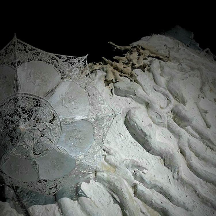 Spettacolo teatrale  tratto da Giorni felici di Samuel Beckett