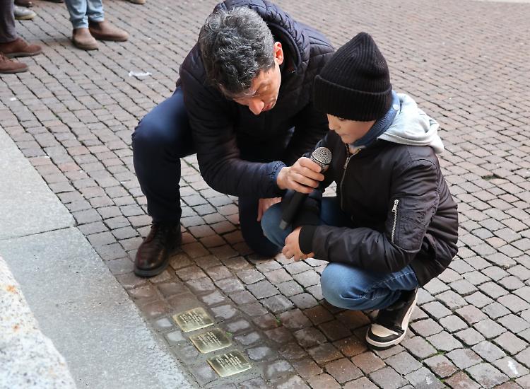 Pietre d’inciampo contro l’indicibile