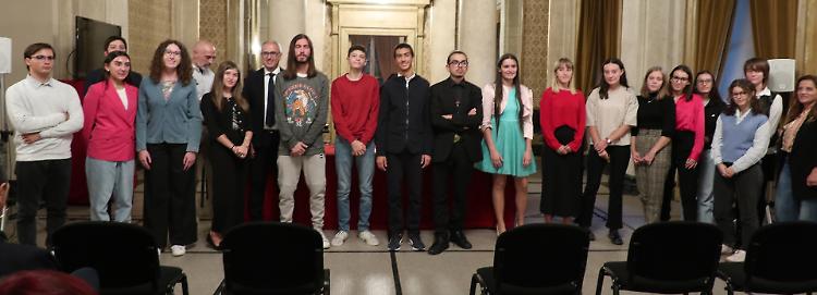 Da stroncare o da elogiare? Cronisti teatrali fatevi avanti