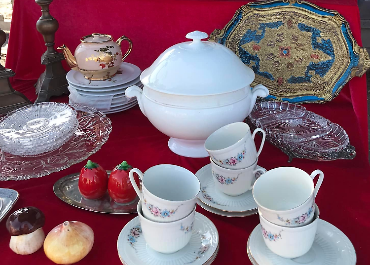 Mercatino del vintage, dell'usato e del baratto