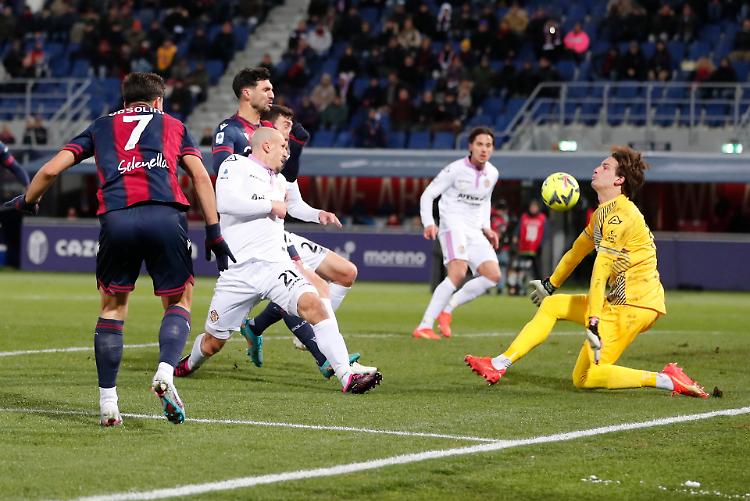 Calcio, Bologna-Cremonese in diretta dalle 18.30