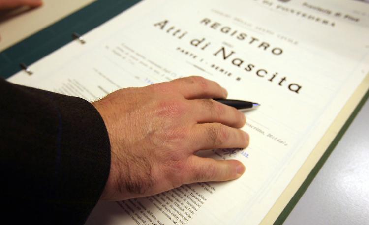 Doppio cognome ai figli, nel Casalasco per ora è un flop