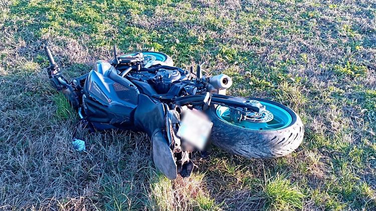 Esce di strada con la moto, 32enne ferito seriamente
