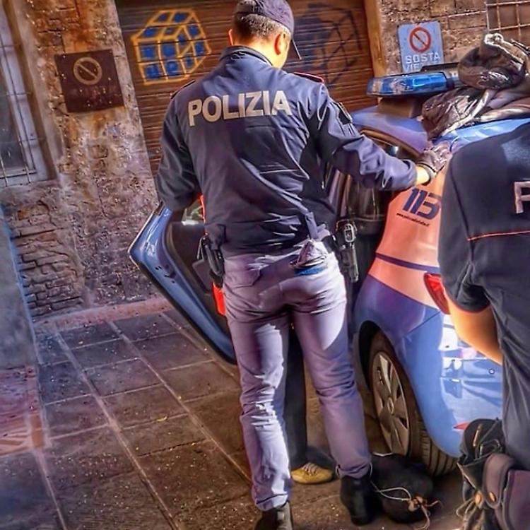 Ruba un'auto e fugge, rintracciato grazie al sistema Gps