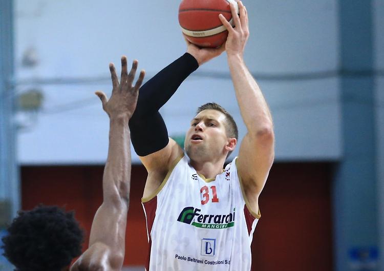 JuVi Ferraroni Cremona inarrestabile, vittoria pesante a Trapani (85-69)