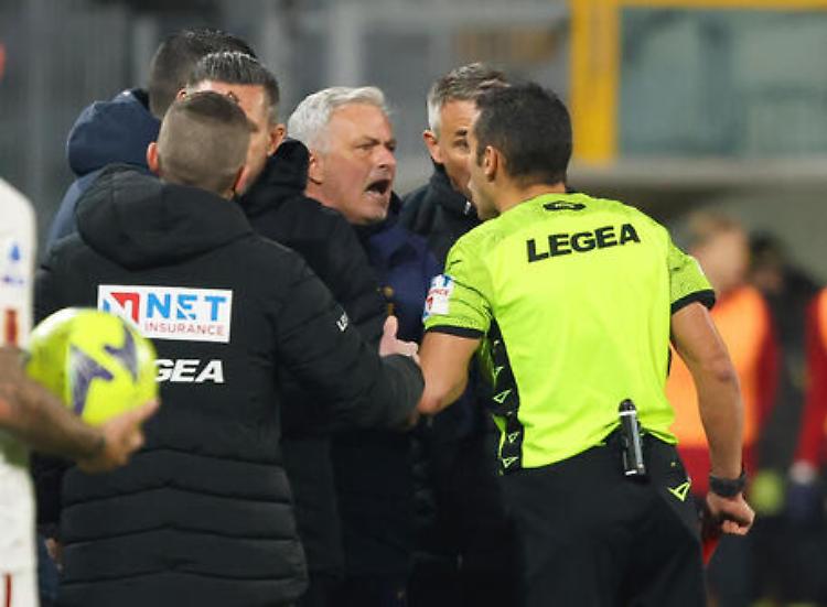 Calcio. Lite Mourinho-quarto uomo, Procura Figc apre inchiesta