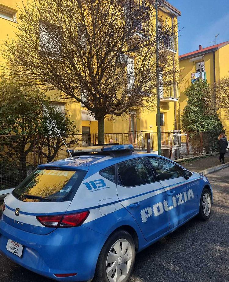 Dramma della solitudine, trovato morto in casa: aveva 56 anni