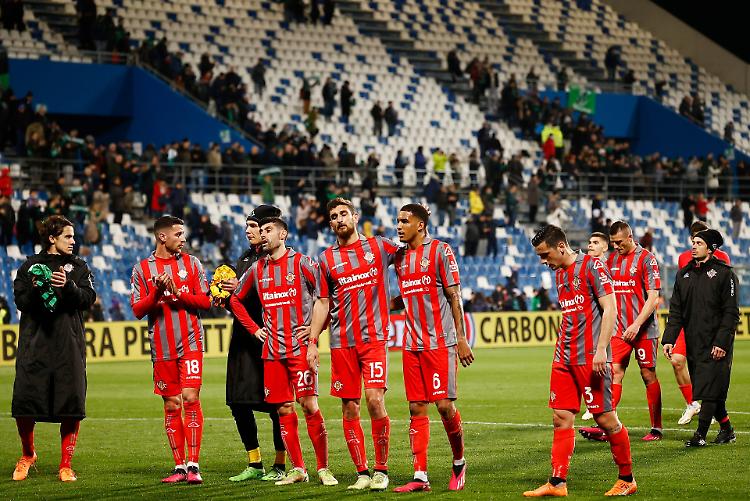 Calcio: Cremonese che beffa, sconfitta nel recupero
