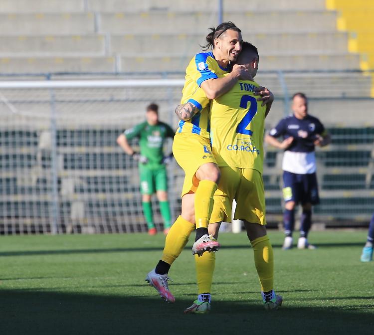 Calcio, la Pergolettese cala il tris