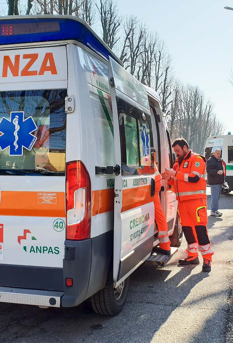 Ciclista 23enne investito in via Sesto. In via Palosca scontro tra auto
