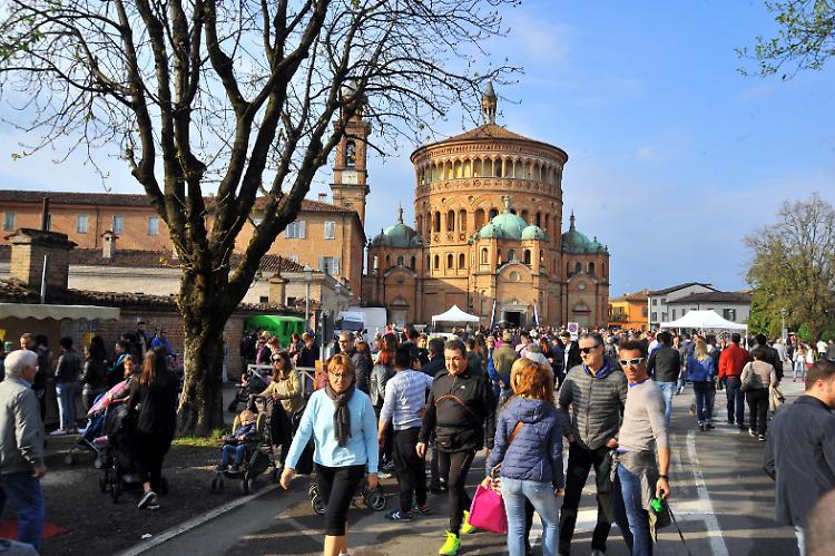 La grande Fiera di Santa Maria della Croce