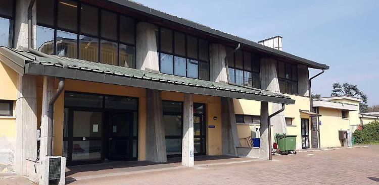Palestra insicura, Borghetti si dissocia