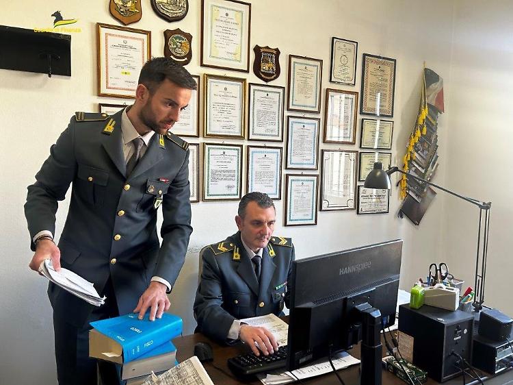 Furbetti del reddito di cittadinanza, la Finanza denuncia 114 persone