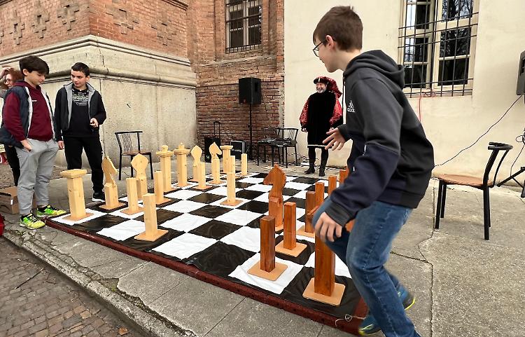 Un giornata del Medioevo, oltre 200 bambini alla rievocazione storica