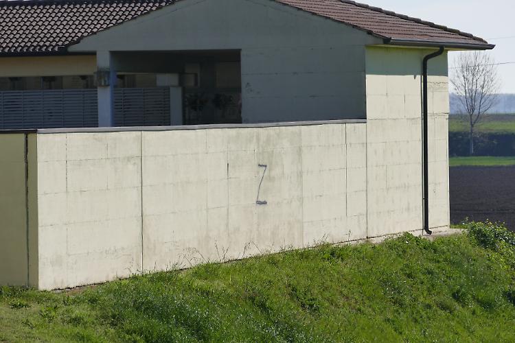 Vandali in azione al cimitero, l'irritazione del sindaco Valeria Patelli