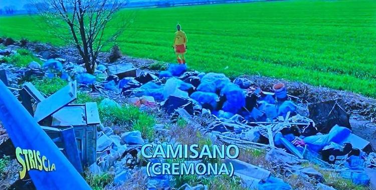 La discarica abusiva svelata da Capitan Ventosa a 'Striscia la notizia'