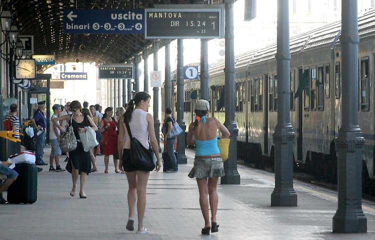 Treni: «Freccia della Versilia, che fine ha fatto?»