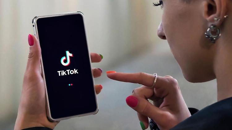 Carta di credito clonata, mini bonifici a Tik Tok