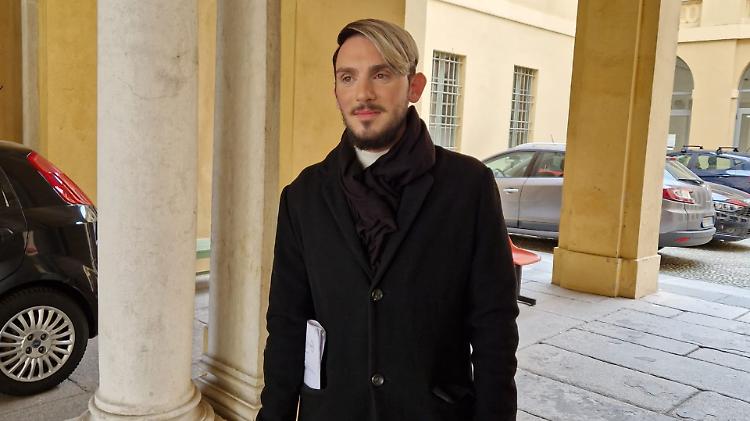 Giù dal taxi, la testimonianza di Luca Lombardo: «Non mi sarei mai buttato»