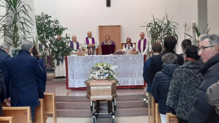 Grande partecipazione per l'ultimo saluto al prof Gianpaolo Bedeschi