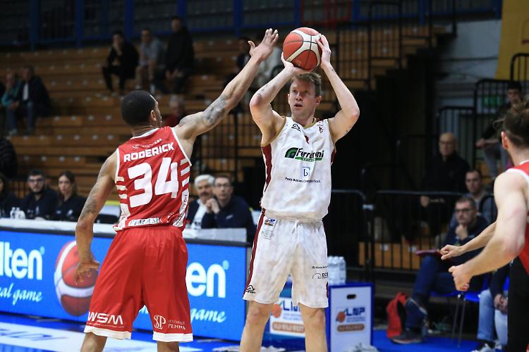Juvi Ferraroni, sconfitta casalinga contro Chieti (74-76)