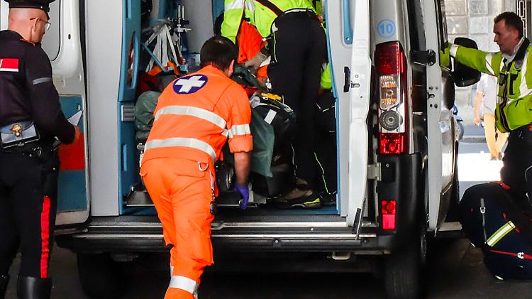 Malore fatale mentre sta camminando, muore una 60enne cremonese