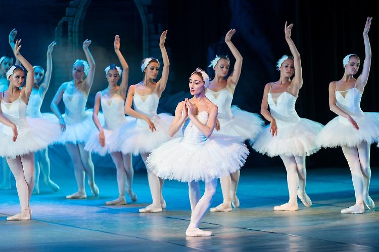 Esibizione delle scuole: The Osb academy, Rdb blue company e Cremonadance&co