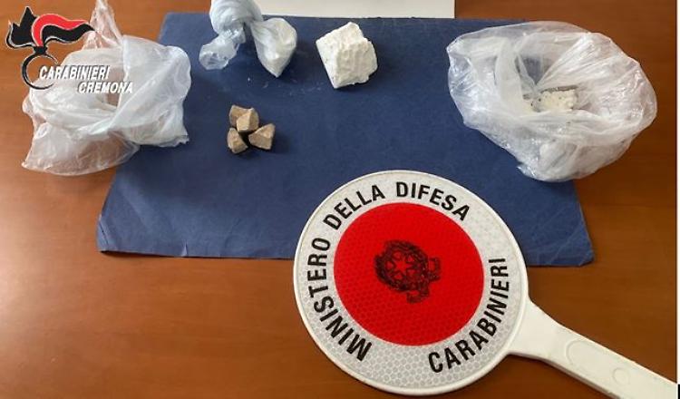 Droga, segnalati cinque consumatori e sequestrati 80 grammi fra cocaina ed eroina