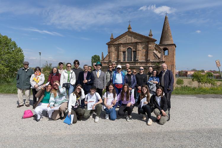 Guide ambientali, oltre trenta partecipanti alla visita del Bosco Golena del Po