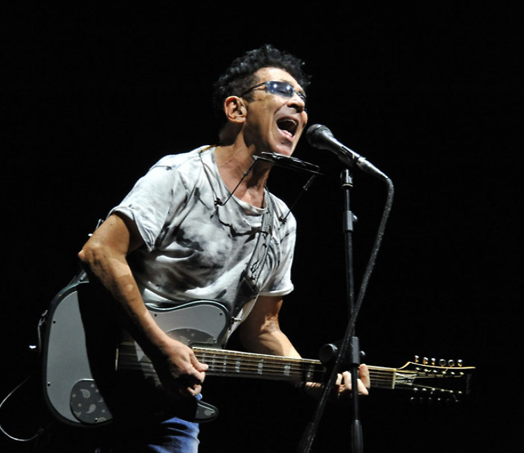 Edoardo Bennato al Teatro Ponchielli