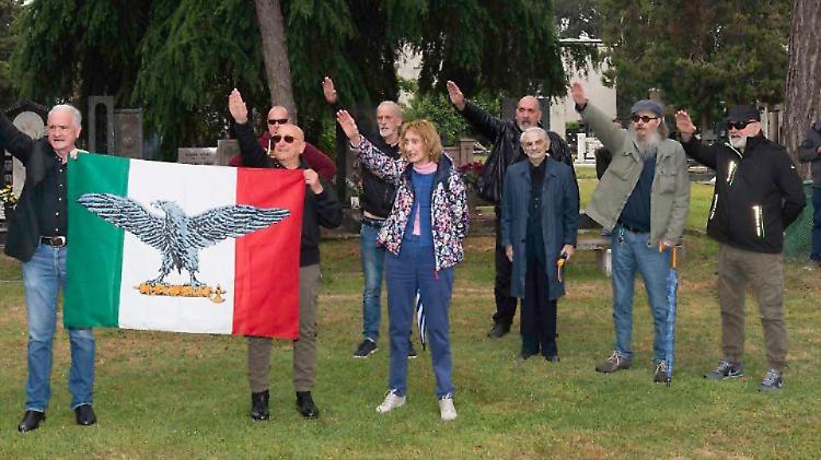 Commemorazione sotto tono per Farinacci, il dice e i Caduti cremonesei